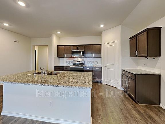 4th image of 3817 Chalk Hill Ave