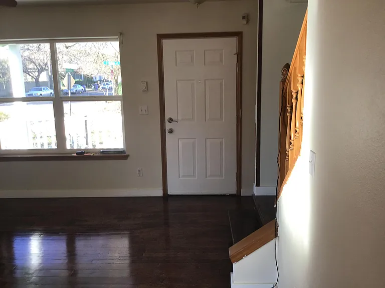 4708 N Haight Ave — Photo 3