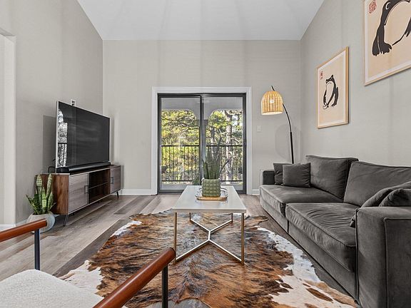 5th image of 301 Kings Row Dr APT 608
