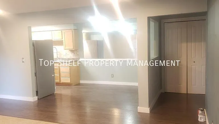 9513 University Ave #8 — Photo 4