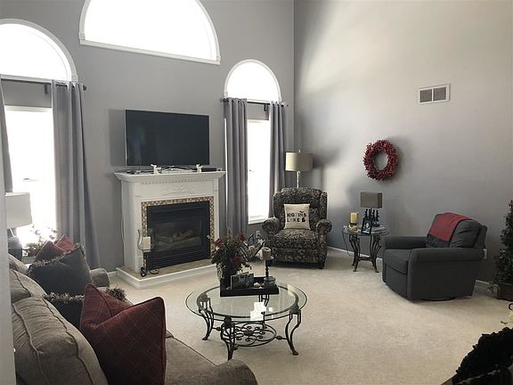 3rd image of 10629 Eastridge Ct