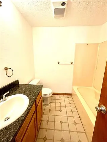 724 Vouray Dr #C — Photo 16