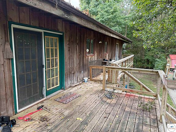 3rd image of 1032 Halifax Rd