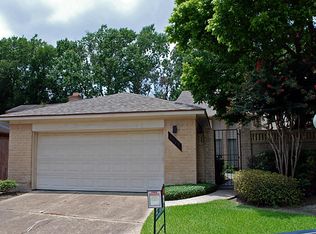 6909 Oakwood Grv, Houston, TX 77040
