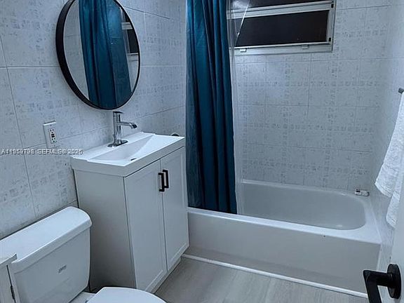 5th image of 4201 Indian Creek Dr APT 4