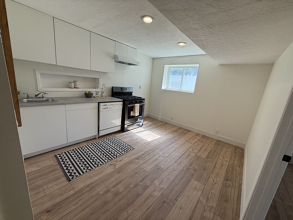 Kitchen and Living
