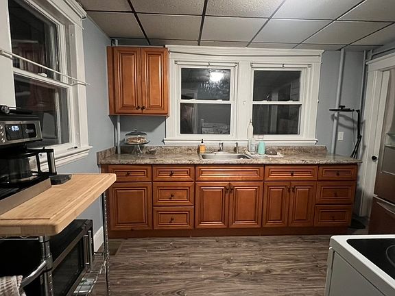 3rd image of 11 Colonial Rd