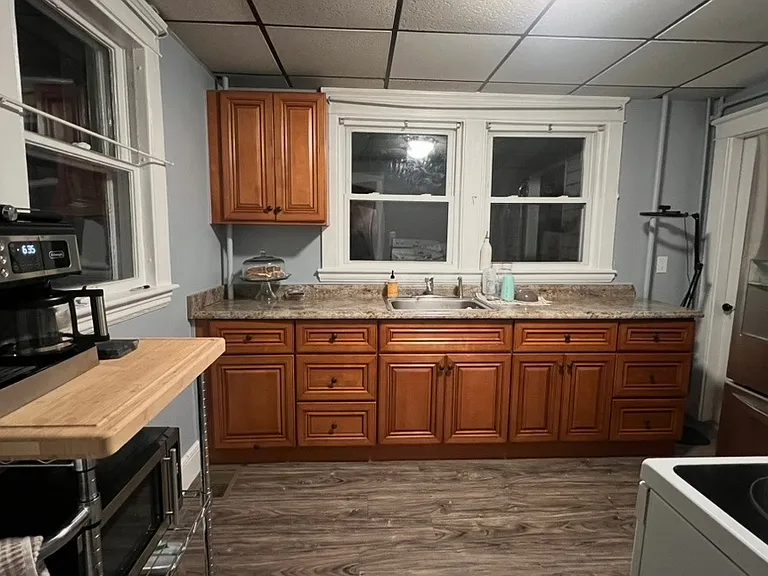 11 Colonial Rd — Photo 3