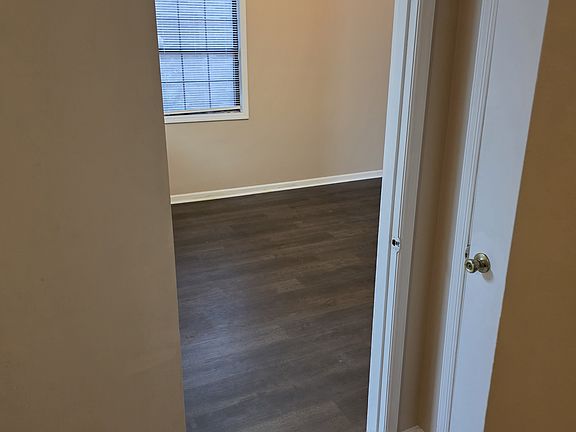 5th image of 1150 Pinedale Cir NW #1150