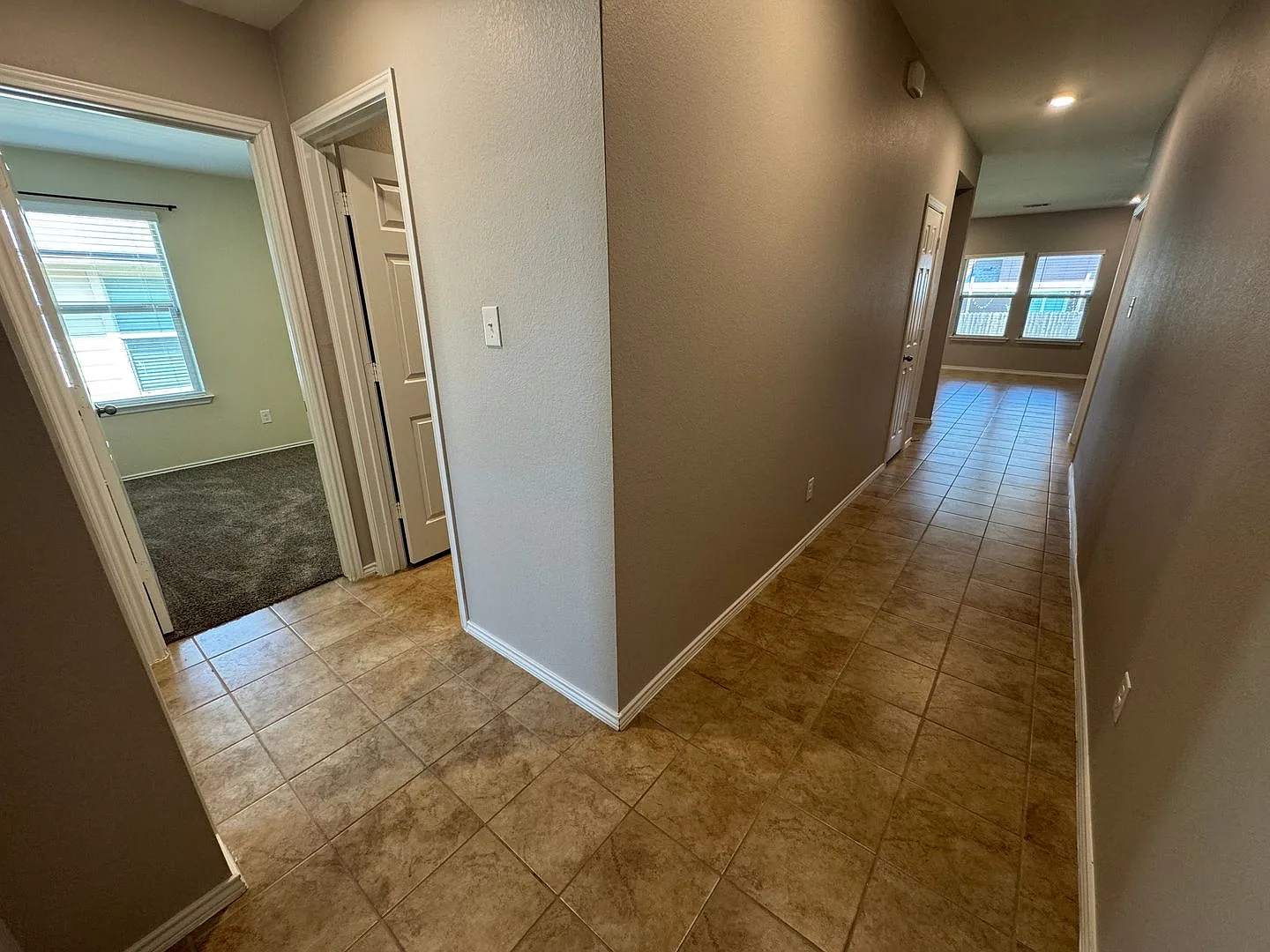 4-Bedroom House for Rent in Killeen — Photo 2
