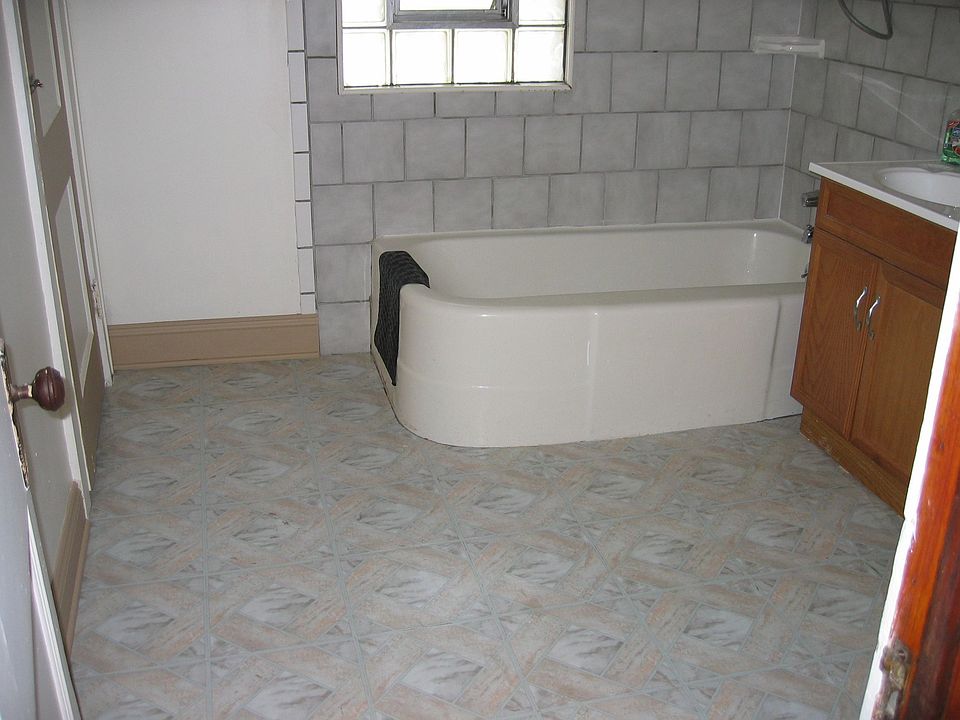 huge bath!!!!