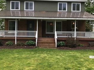 3374 W 28th St, Fremont, MI 49412