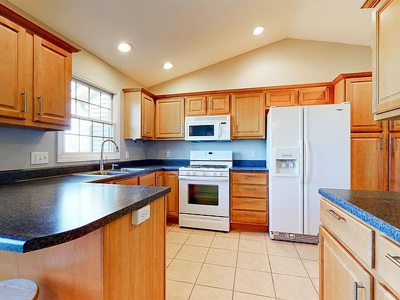 4th image of 7501 N Villa Lake Dr Unit 5A