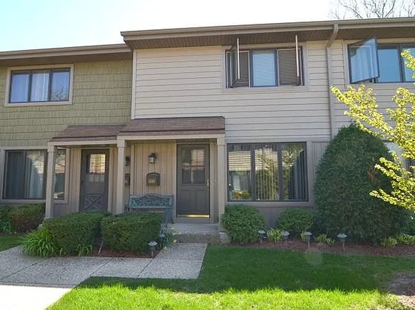 1560 Greenwood Rd, Glenview, IL 60026