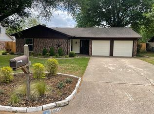 1612 Timbercreek Rd, Benbrook, TX 76126