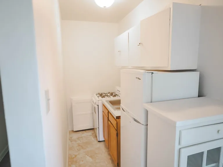 775 E. Broad St — Photo 43