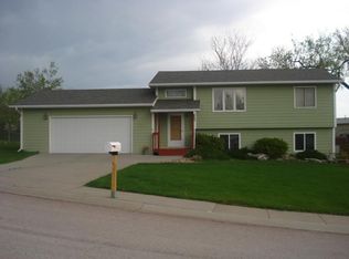 3212 Johnston Ln, Rapid City, SD 57703
