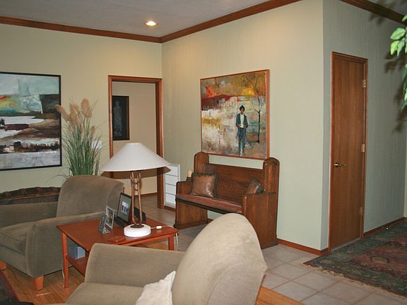 2nd image of 508 Southview Dr
