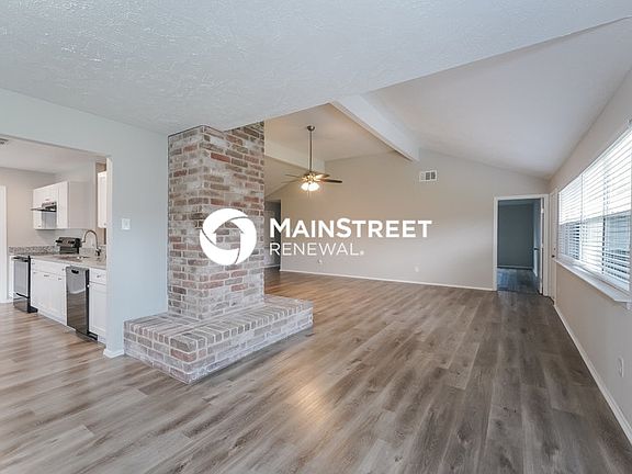 3rd image of 1306 River Rock Dr