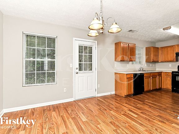 5th image of 130 Cobblestone Dr