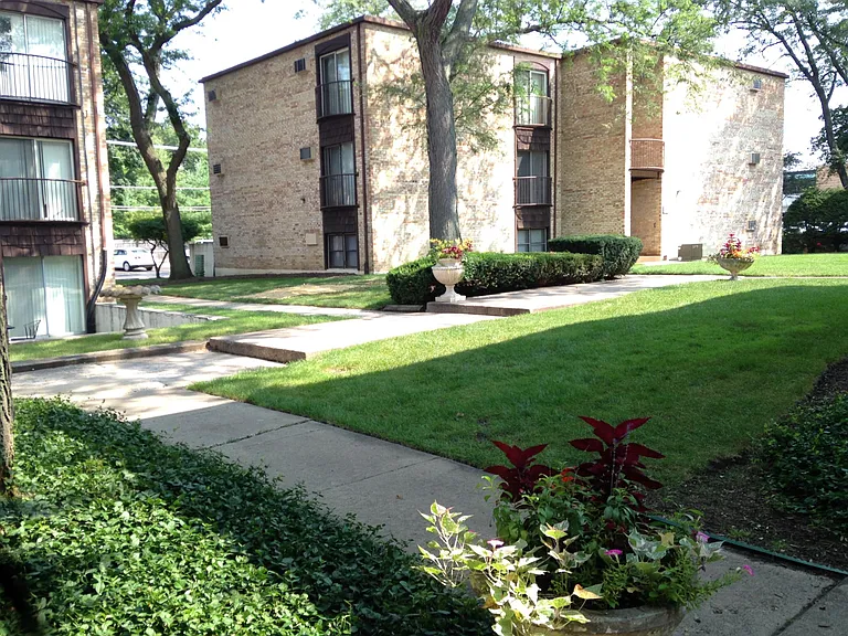 1950 Cherry Ln #114 — Photo 15
