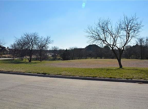 2nd image of 2808 Fairway Dr