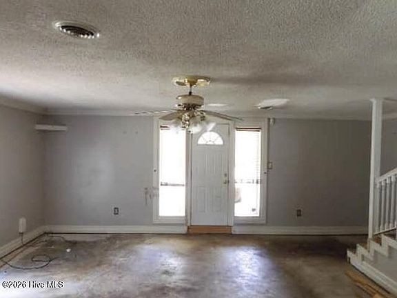 5th image of 2802 Moore Avenue