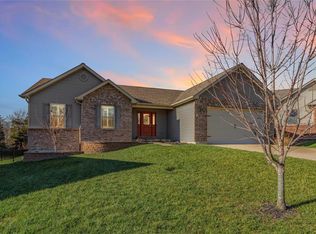 643 Crestfall Dr, Washington, MO 63090