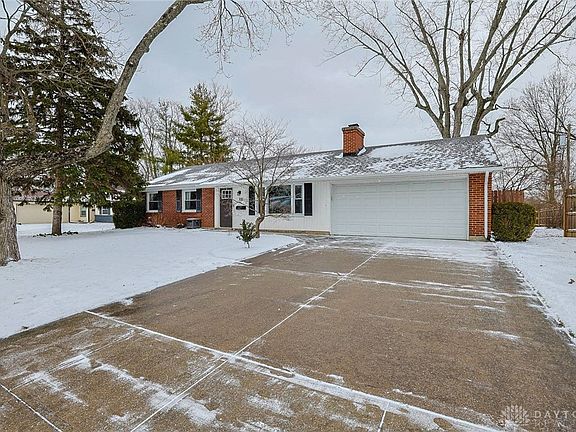2nd image of 100 Weller Ave