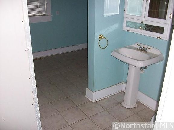 3rd image of 25276 Redwing Ave