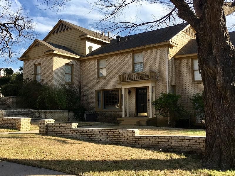 1st image of 2355 Park Place Ave