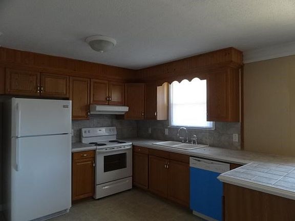 4th image of 563 Waldorf Dr