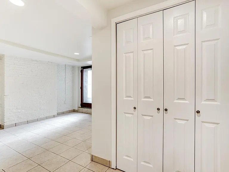 904 French St NW #2 — Photo 8