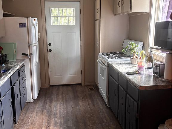 5th image of 1115 W 2nd St