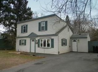 2 Homeland Rd, North Syracuse, NY 13212