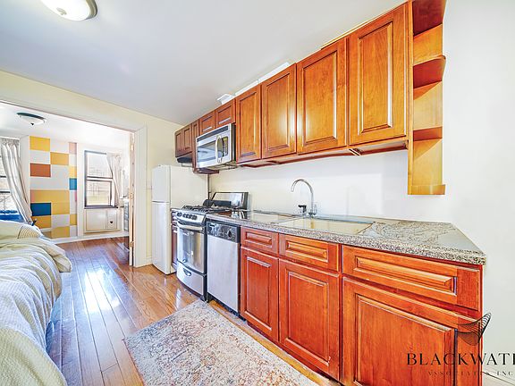 4th image of 330 E 11th St APT 15