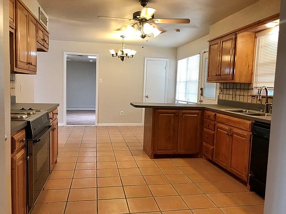 4th image of 1607 E Everglade Ave