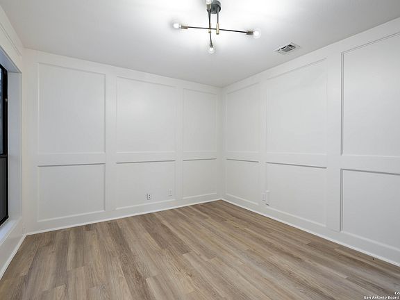 5th image of 2023 ENCINO VISTA ST