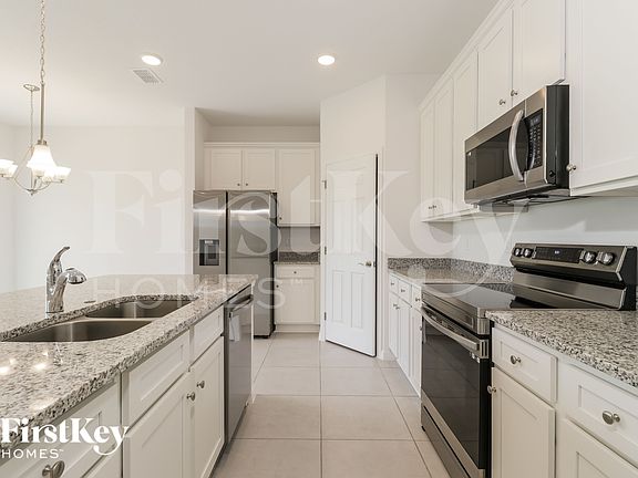 5th image of 584 Crown Rose Dr