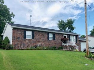 196 Pin Oak Dr, Culloden, WV 25510