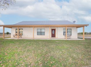 9587 Fm 2200 S, Yancey, TX 78886