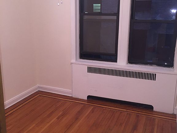 5th image of 3085 Crescent St