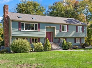 139 Clover Ln, Stoughton, MA 02072