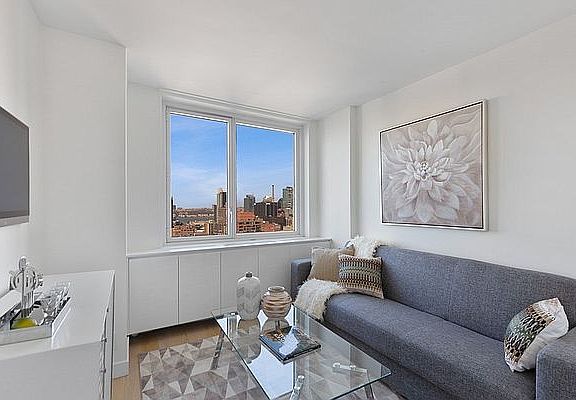 5th image of 301 W 53rd St APT 25B