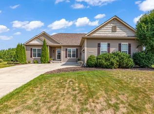 N42W22814 Beacon Ct, Pewaukee, WI 53072
