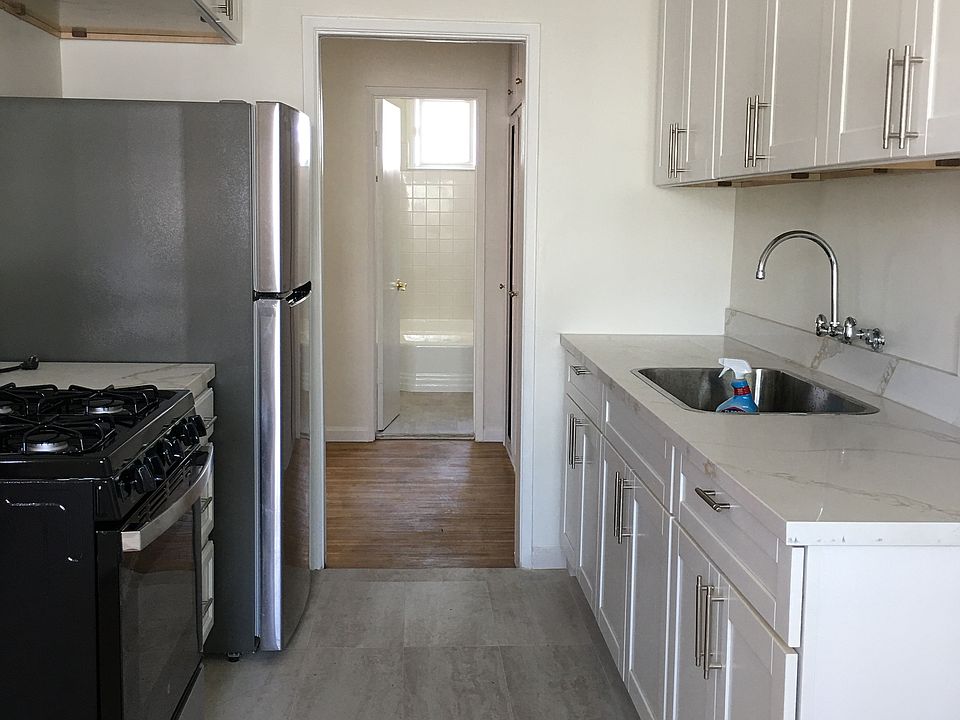 1st image of 1736 N Kenmore Ave #8