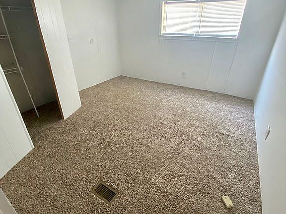 3rd image of 4535 Bainbridge Blvd
