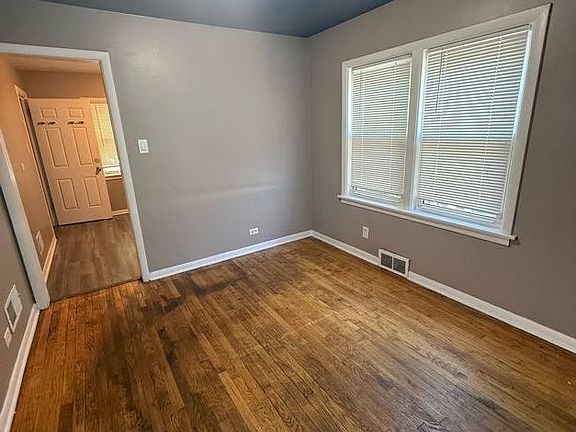4th image of 9552 S Greenwood Ave