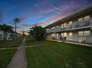 5227 81st Ln N APT 22, Saint Petersburg, FL 33709