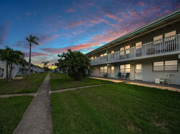 5227 81st Ln N APT 22, Saint Petersburg, FL 33709